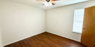 Move-In Ready 2BR Duplex | Private Yard | Great Location | Pets Welcome Gallery 8