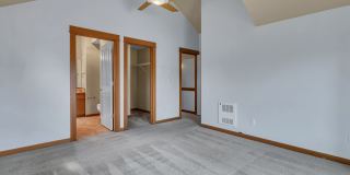 Stylish 3BR/3.5BA Townhome with Vaulted Ceilings & Attached Garage Gallery 19