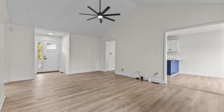 1821 Swann St Gallery 5