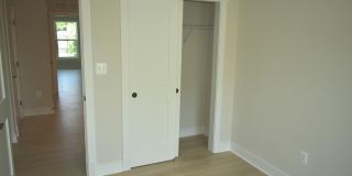 843 ONTARIO Street Gallery 25