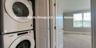 Upscale Three Bedroom in Colonial Green with Garage Upscale Three Bedroom in Colonial Green with Garage Gallery 27