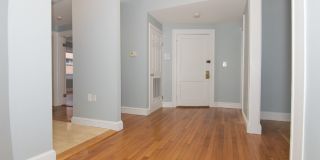 Charming 4 Bedroom-No Broker Fee Gallery 6