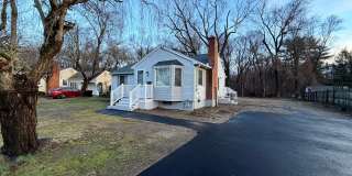 Spectacular 3-Bedroom Single Family Home for Rent in Agawam! Gallery 1