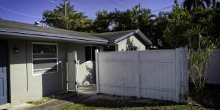 1126 NE 16th Place Gallery 1