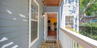 Charming 2BR Condo in Sandy Springs Gallery 4