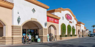 Artisan Square Gallery 27