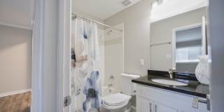 220 West Alabama Apartments Gallery 10