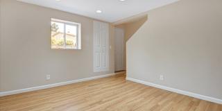 Spacious Westlake Home Gallery 25