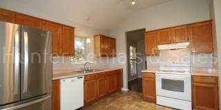 Exceptional Living with Vaulted Ceilings, Cozy Fireplace & Expansive Outdoor Space Gallery 8