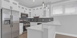 4827 S Saint Lawrence Avenue Gallery 27