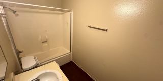 Studio with extra large closet and Bath, 600 sqft with walk in closet, washer/dryer in complex Gallery 16