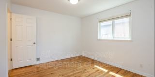 425 S 40th St Gallery 10