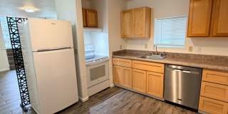 West Oakland 3 Bedroom Flat! Gallery 10