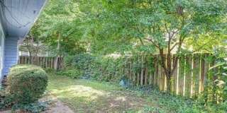 Two Bd - One Ba  close to Clark Park Gallery 4