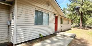 Remodeled 3 Bed Home in Deschutes River Woods with A/C & Large Fenced Yard Gallery 1