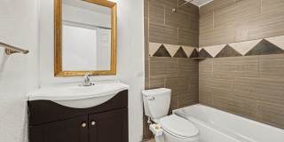 Highlands 3BR Rental – In-Unit Laundry, Storage & Outdoor Space Gallery 17