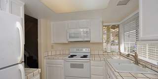 Freshly Painted 2BR/2.5BA Condo with Peak a Boo Ocean View!! Gallery 6