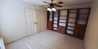Single Story Home w/Pool in The Lakes! Gallery 40