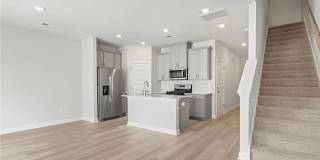 Brand New 3/2.5 Move In Ready Now! Gallery 5