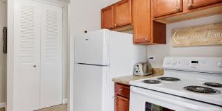 Mont Clare Gallery 8