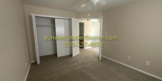 2 Bed, 2 Bath Townhouse Gallery 18
