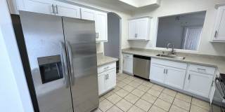 Beautiful Remodeled 3 bed, 2 bath home in convenient El Mirage neighborhood! Gallery 5