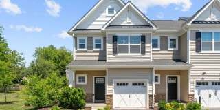 Elegant 3-Bedroom Home in Isaac Court. Available the Second Week of October! Gallery 1