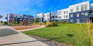 8000 Uptown Gallery 38