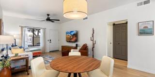 1017 E MARYLAND Avenue Gallery 6