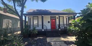 Beautiful Renovated Historical Home by Downtown SA! Gallery 5