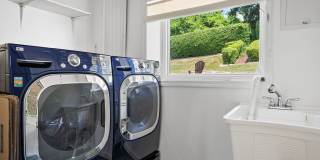 Spacious 3 Bed, 3 Bath Gallery 26