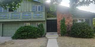 Cute 3 Bedroom Home Minutes from CSU Gallery 1