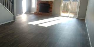 Freshly remodeled Townhouse Style Apartment with Private Yard Freshly remodeled Townhouse Style Apartment with Private Yard Gallery 8