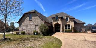 4 BEDROOM, 3 BATHROOM IN TIBURON Gallery 1