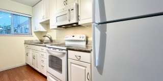 Renovated 2 Bed/1.5 Bath Townhouse in Park Pacifica with GARAGE! Renovated 2 Bed/1.5 Bath Townhouse in Park Pacifica with GARAGE! Gallery 4