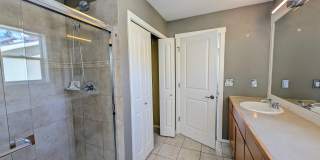 Spacious 2700+ sq.ft House in Logan Park neighborhood Gallery 21