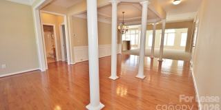 6860 Lakecrest Court Gallery 6