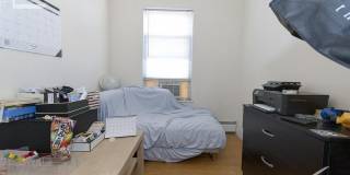 Two and a half (2.5) bedroom - laundry in unit Gallery 7
