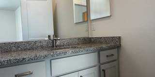 1 MONTH FREE! The Vineyards at Dennis Lane Studio unit with backyard and garage Gallery 5