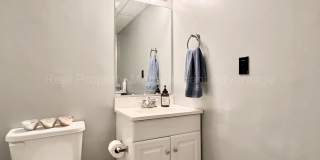 Beautifully Updated 2-Bedroom Townhouse w/ Finished Basement - Close to Royal Oak, Ferndale, Pleasant Ridge! Gallery 29