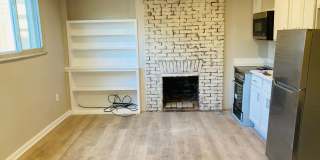 Recently Renovated Micro One Bedroom Apartment! May 1 move in! Gallery 1