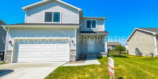 4 Bed 2.5 Bath Single Family Home Fully Fenced Back Yard in Adel. Gallery 1