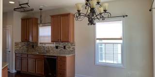 3 Bedroom 2.5 Bath Townhouse 1 Car Garage Gallery 6