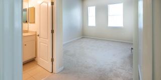 Beautiful 3 Bedroom, 2 Bath with Volume ceilings and Private Garage! Gallery 6