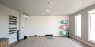 Hollis Oak Gallery 12