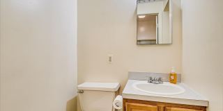 536 Elsie Avenue Gallery 11