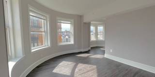 306 W Franklin Gallery 12
