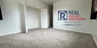 4 bedroom 2 bath - 1 Car Detached Garage - Small dog negotiable Gallery 15