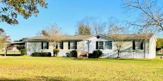 Large 4 Bedroom Home on 3 Acres in Carencro Gallery 1