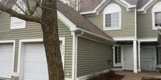 Open and bright 2 Bed/2 Bath Townhome *Woodbury* - Available August 1st Gallery 1